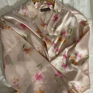 I'm selling a robe and a nightgown